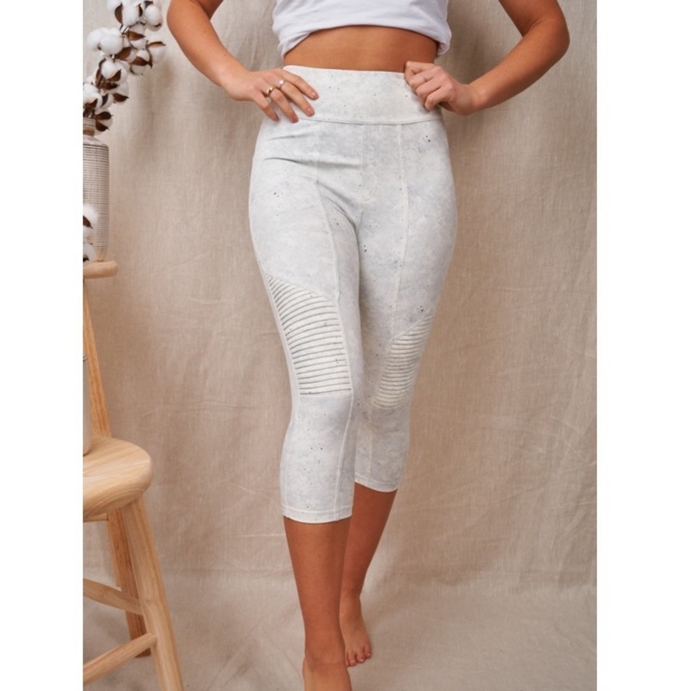 Mesmerized Crop Leggings